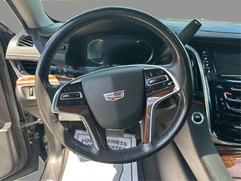 Used 2019 Cadillac Escalade Luxury AWD/4WD image 29