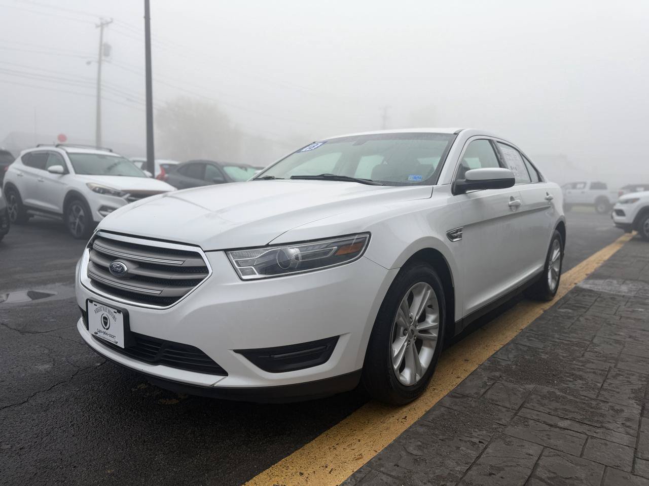 Used 2018 Ford Taurus SEL FWD image 4