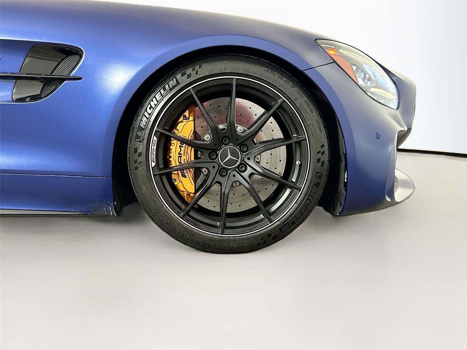 Used 2020 Mercedes-Benz AMG GT R w/ Exclusive Interior Package image 28