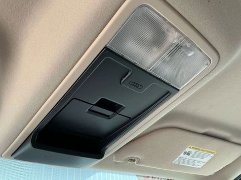 Used 2005 Ford Freestar SE image 31