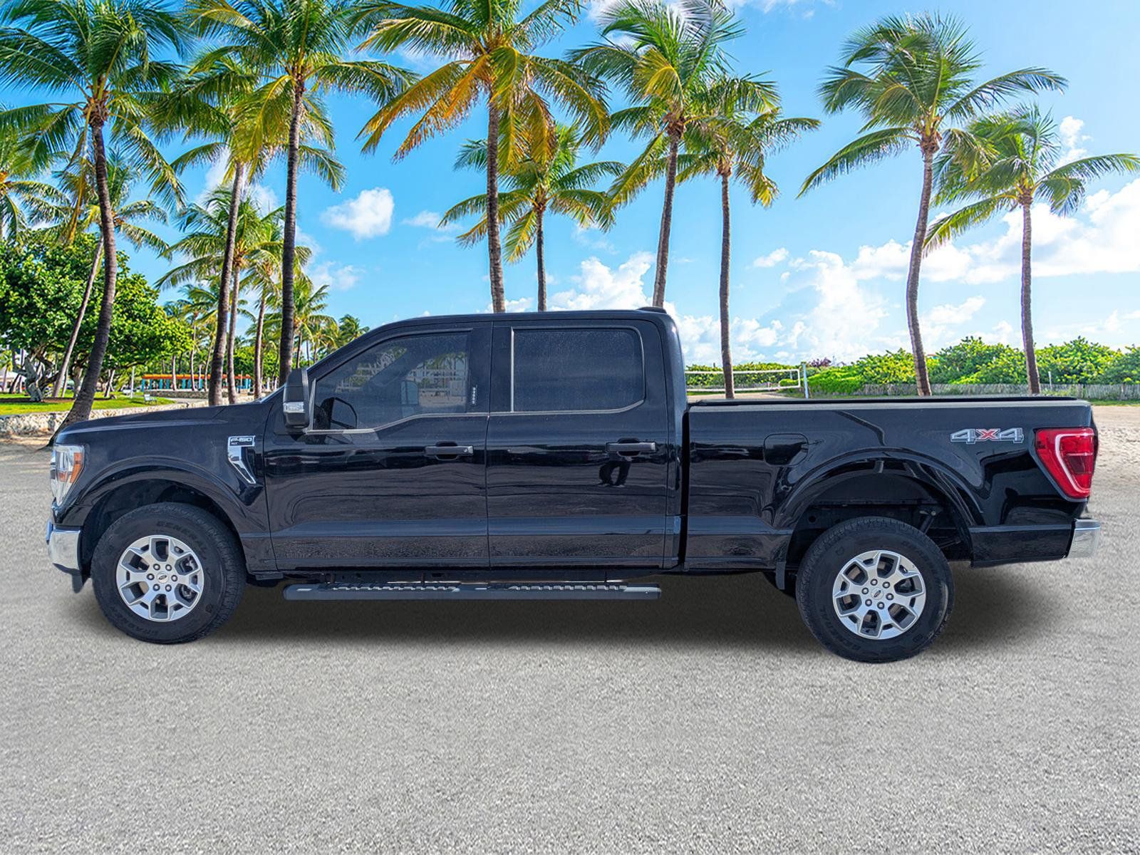 Used 2022 Ford F150 XLT w/ Equipment Group 301A Mid AWD/4WD image 7