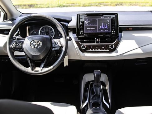 Used 2023 Toyota Corolla LE image 2