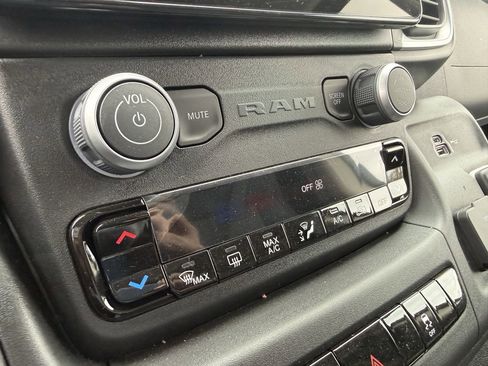 New 2025 RAM ProMaster 3500 w/ Quick Order Package 22G SLT image 24