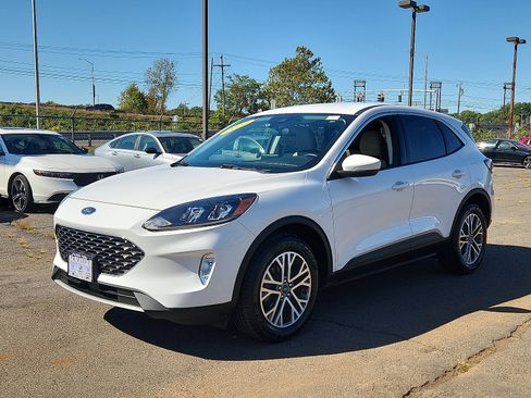 Used 2022 Ford Escape SEL w/ Technology Package image 3