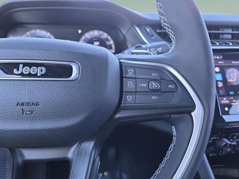 New 2025 Jeep Grand Cherokee L Altitude image 24