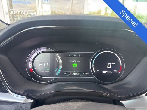 Used 2020 Kia Niro EX w/ Cold Weather Package image 12