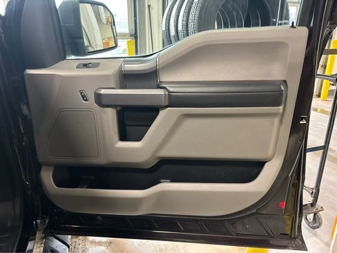 Used 2019 Ford F150 XLT w/ Equipment Group 302A Luxury image 33