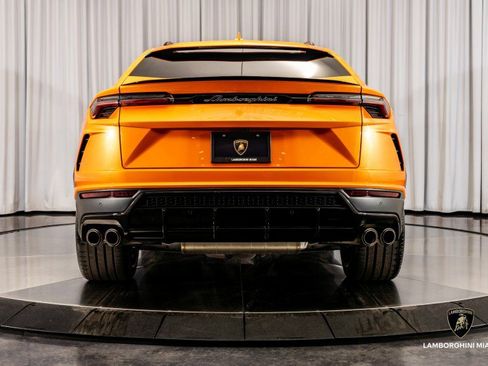 Used 2022 Lamborghini Urus image 14