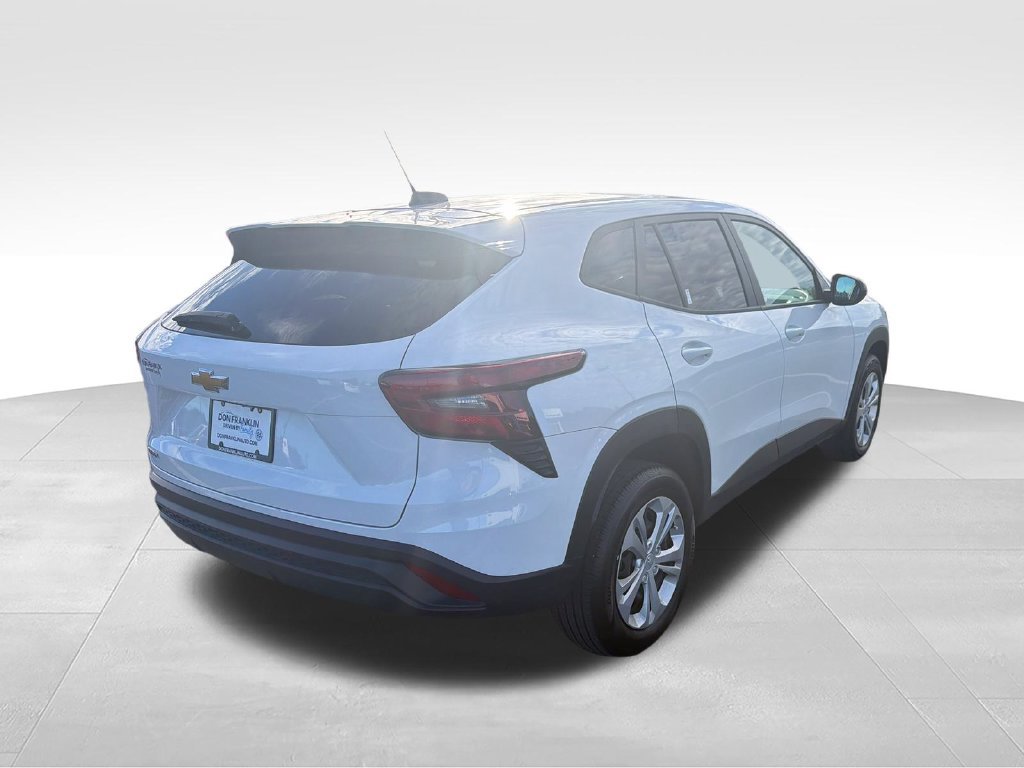 Used 2025 Chevrolet Trax LS FWD image 5