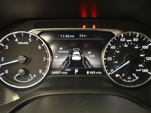 Used 2025 Nissan Rogue SV AWD/4WD image 14