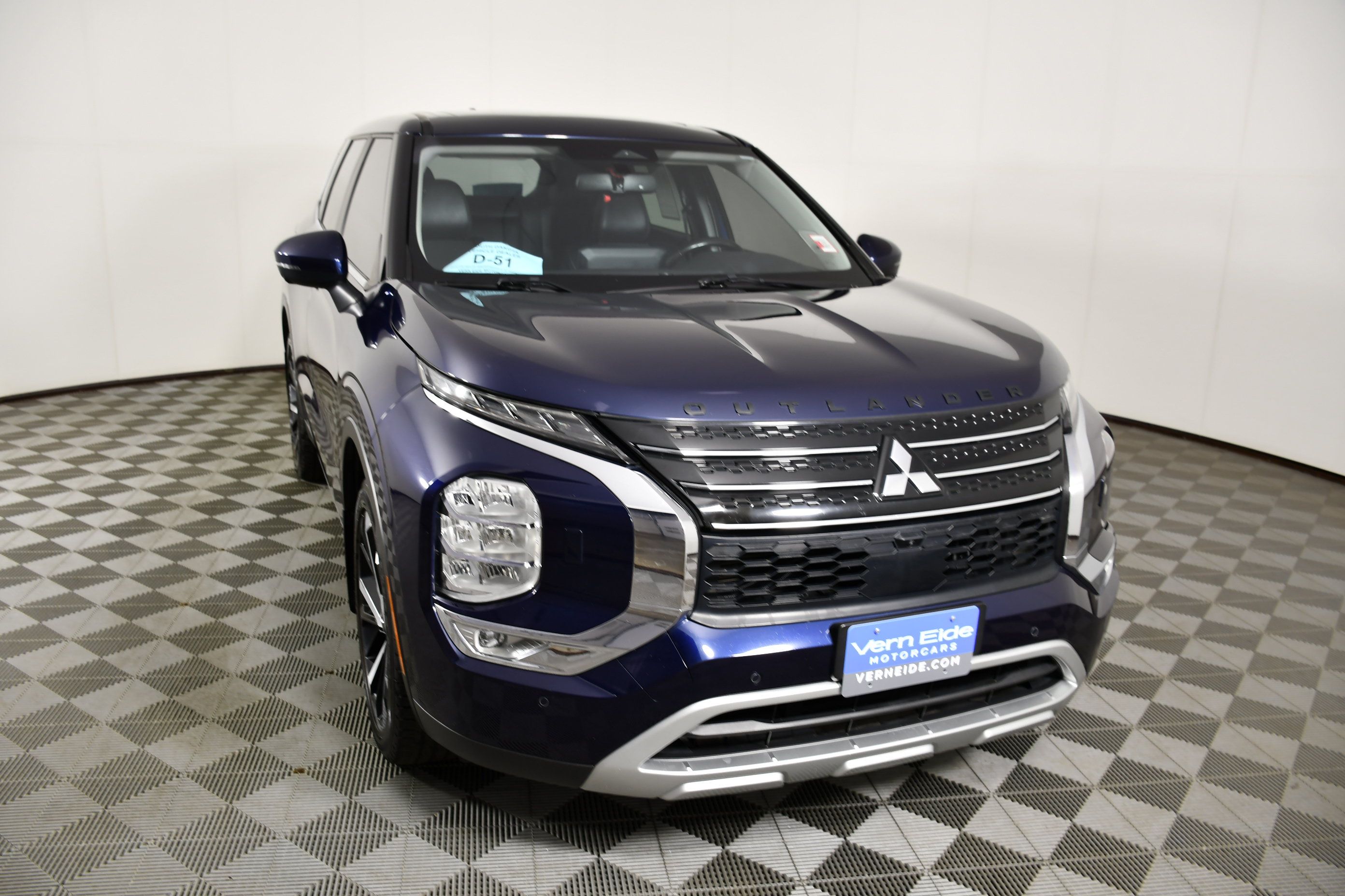 Used 2023 Mitsubishi Outlander SE AWD/4WD image 3