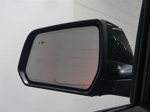 Used 2021 GMC Acadia SLT w/ Elevation Edition AWD/4WD image 14