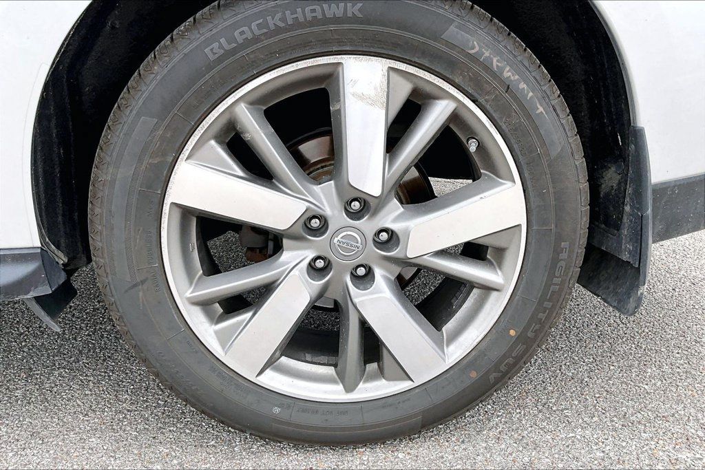 Used 2015 Nissan Pathfinder Platinum FWD image 8