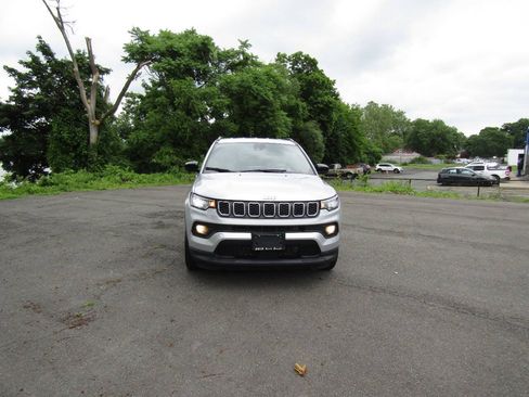 Used 2024 Jeep Compass Latitude AWD/4WD image 45