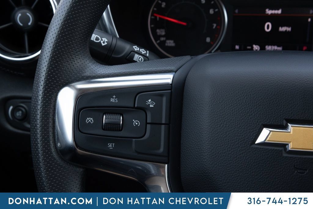 New 2025 Chevrolet Blazer LT w/ Convenience Package FWD image 6