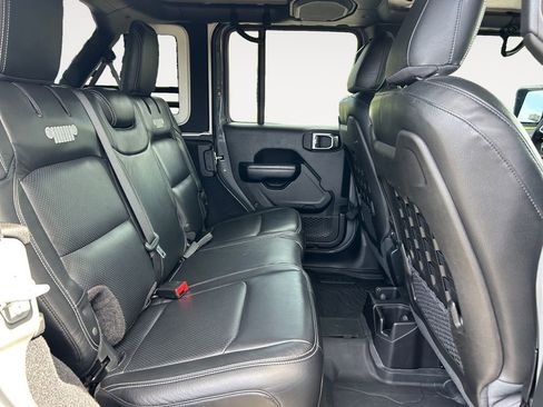 Used 2018 Jeep Wrangler Unlimited Rubicon AWD/4WD image 24