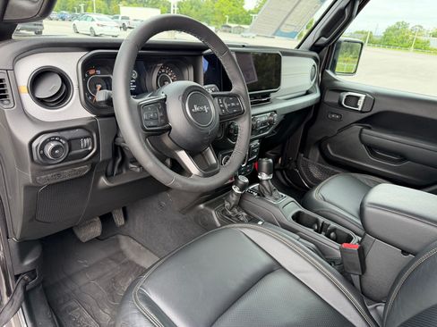 Used 2026 Jeep Wrangler Unlimited Sport AWD/4WD image 4