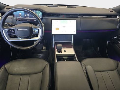 Used 2025 Land Rover Range Rover Long Wheelbase SE AWD/4WD image 10