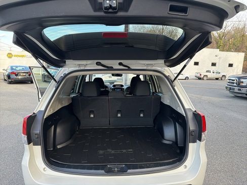 Used 2019 Subaru Forester Premium w/ All-Weather Package image 14