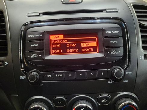 Used 2017 Kia Forte LX FWD image 25