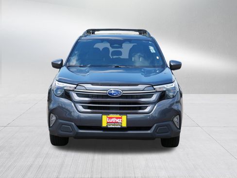 Used 2025 Subaru Forester Premium AWD/4WD image 2