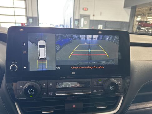 Used 2024 Toyota Grand Highlander Platinum image 13