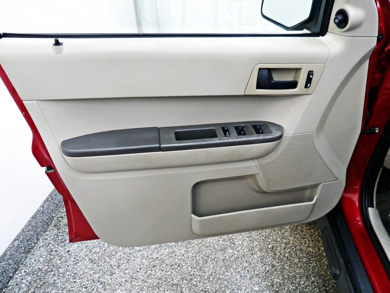Used 2009 Ford Escape XLS FWD image 7