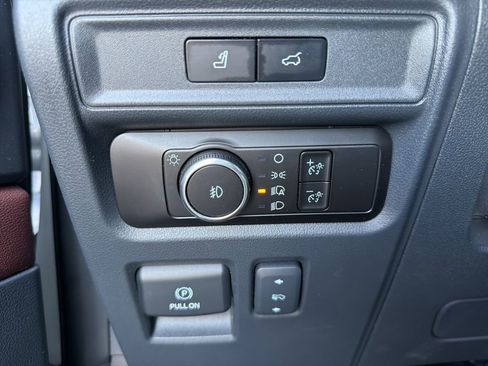 Used 2023 Ford Expedition Limited AWD/4WD image 25