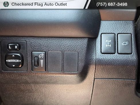 Used 2016 Toyota RAV4 XLE AWD/4WD image 12