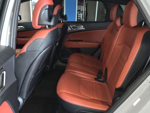 Used 2023 Kia Sportage SX image 23