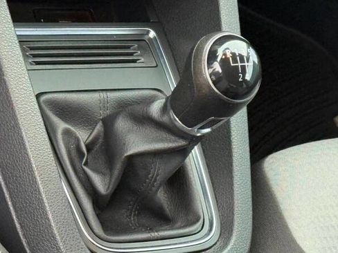 Used 2017 Volkswagen Jetta S image 24