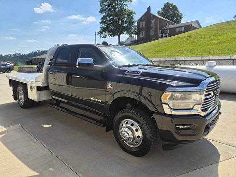 Used 2022 RAM 3500 Laramie AWD/4WD image 3
