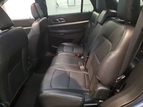 Used 2018 Ford Explorer XLT w/ Equipment Group 202A AWD/4WD image 26
