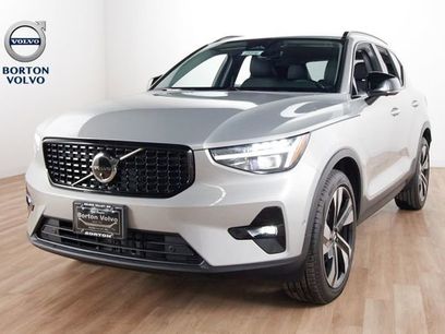 Certified 2025 Volvo XC40 B5 Ultra w/ Climate Package