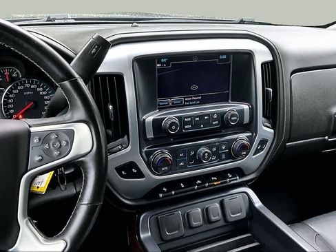 Used 2018 GMC Sierra 1500 SLT w/ SLT Preferred Package AWD/4WD image 7