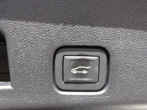 Used 2025 Buick Enclave AWD Preferred image 46