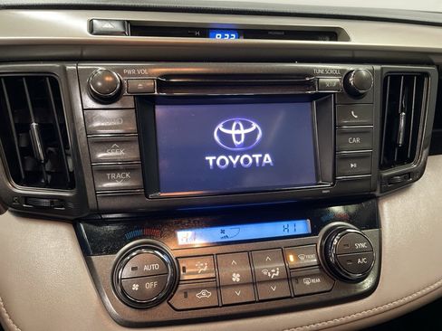 Used 2013 Toyota RAV4 XLE image 22