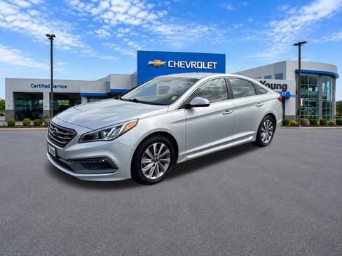 Used 2017 Hyundai Sonata Sport w/ Cargo Package FWD image 4