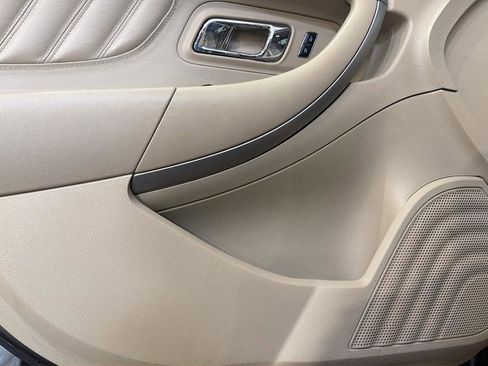 Used 2017 Ford Taurus SE image 21