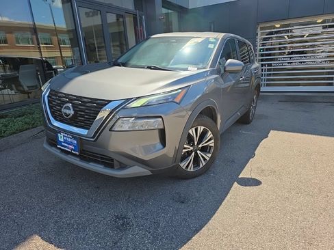 Used 2023 Nissan Rogue SV AWD/4WD image 2
