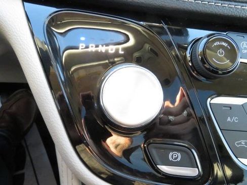 Used 2024 Chrysler Pacifica Limited w/ Trailer Tow Group image 27