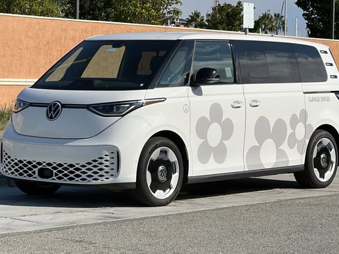 New 2025 Volkswagen ID. Buzz Pro S image 8