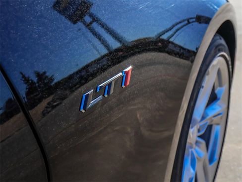 Used 2023 Chevrolet Camaro LT w/ Technology Package image 10