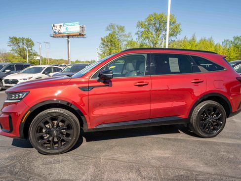 Used 2023 Kia Sorento SX AWD/4WD image 3