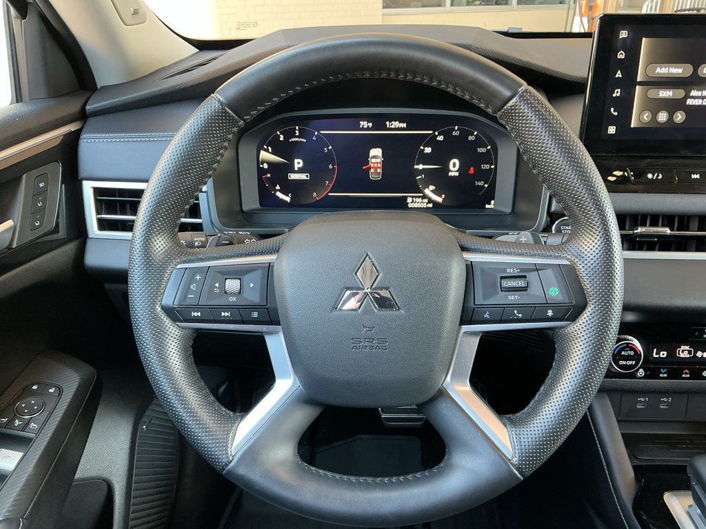 Used 2025 Mitsubishi Outlander SEL AWD/4WD image 13