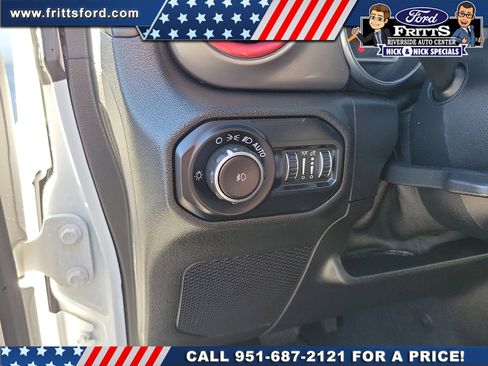 Used 2020 Jeep Wrangler Unlimited Sahara image 11