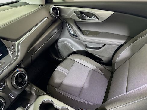 Certified 2025 Chevrolet Blazer LT w/ Convenience Package image 21
