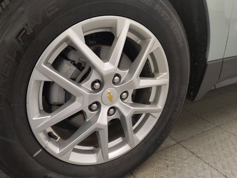 Used 2022 Chevrolet Equinox LT w/ Driver Convenience Package image 31