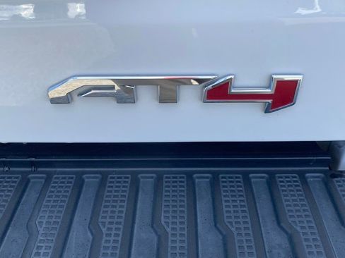 Used 2023 GMC Sierra 1500 AT4 image 14