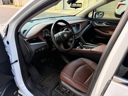 Used 2021 Buick Enclave Avenir w/ Avenir Technology Package FWD image 8